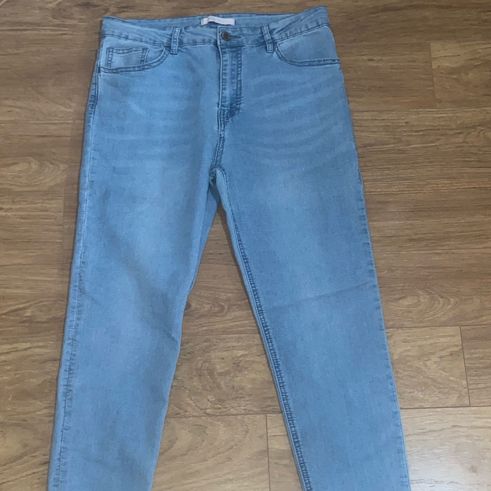 Blue skinny jeans